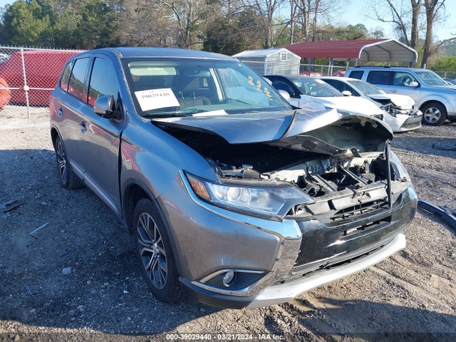 JA4AD3A3XHZ054720 Mitsubishi Outlander Se/sel