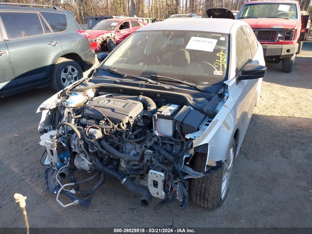 3VWD17AJXFM301313 Volkswagen Jetta 1.8t Se