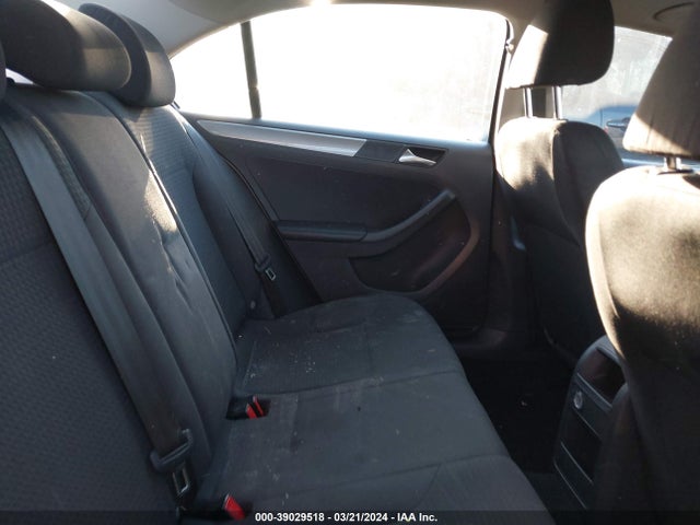 3VWD17AJXFM301313 Volkswagen Jetta 1.8t Se