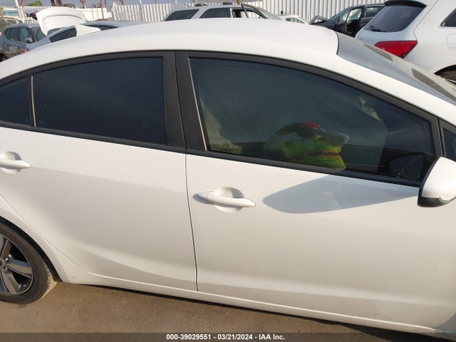 KIA FORTE S 2018 3KPFL4A72JE235884 Image 13