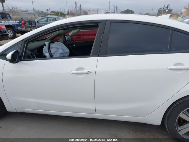 KIA FORTE S 2018 3KPFL4A72JE235884 Image 14