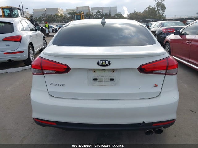KIA FORTE S 2018 3KPFL4A72JE235884 Image 16