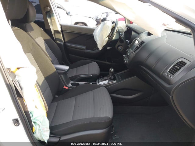 KIA FORTE S 2018 3KPFL4A72JE235884 Image 5