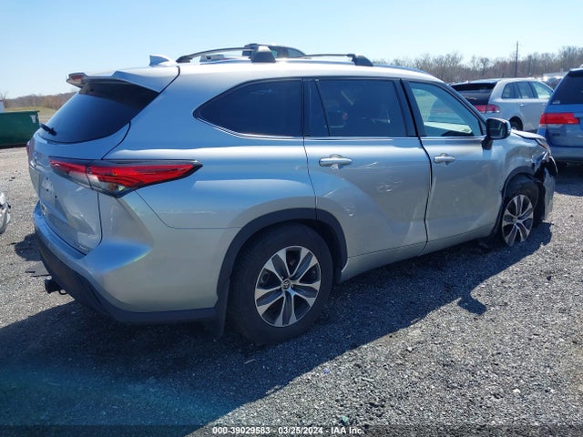 Toyota Highlander Xle 2021 5TDGZRBH4MS112699 Image 4