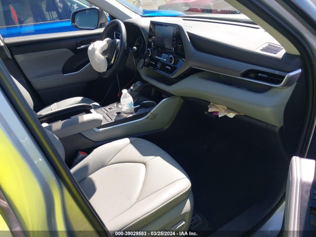 Toyota Highlander Xle 2021 5TDGZRBH4MS112699 Image 5