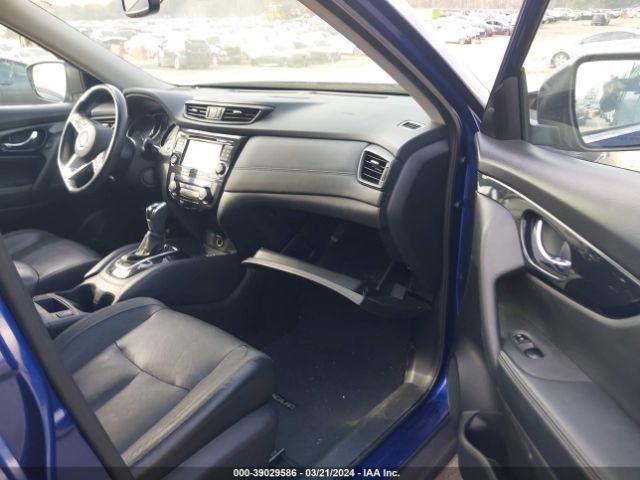 JN8AT2MT9HW154148 Nissan Rogue Sl