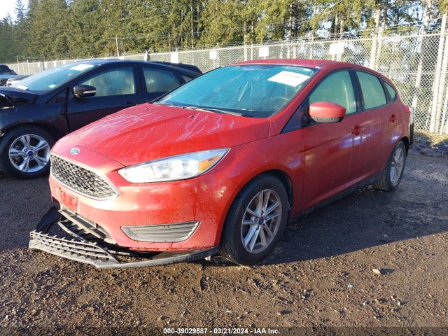 Ford FOCUS SE 2018 1FADP3K26JL287623 Image 2