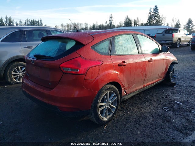 Ford FOCUS SE 2018 1FADP3K26JL287623 Image 4
