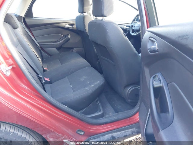 Ford FOCUS SE 2018 1FADP3K26JL287623 Image 8