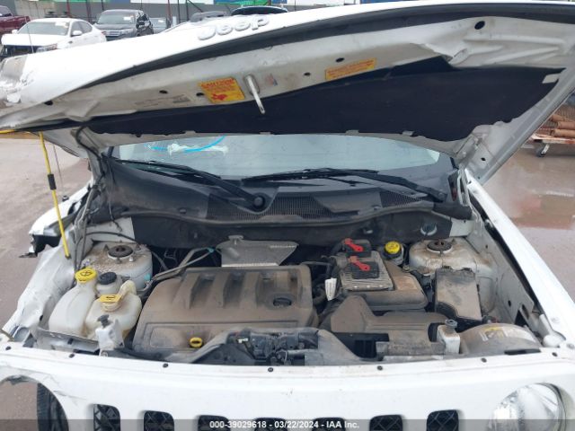 1C4NJPFB0GD576999 Jeep Patriot Latitude