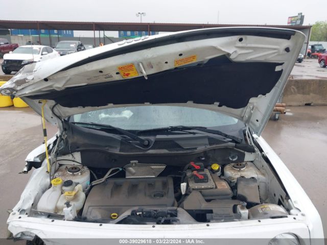 1C4NJPFB0GD576999 Jeep Patriot Latitude