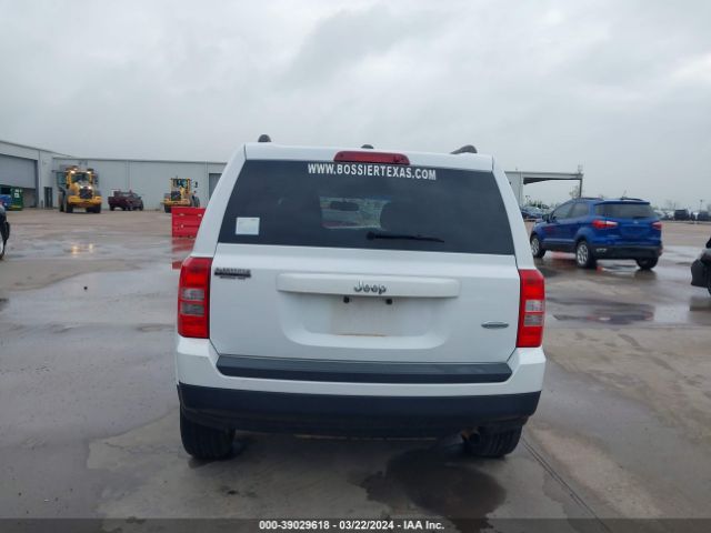 1C4NJPFB0GD576999 Jeep Patriot Latitude