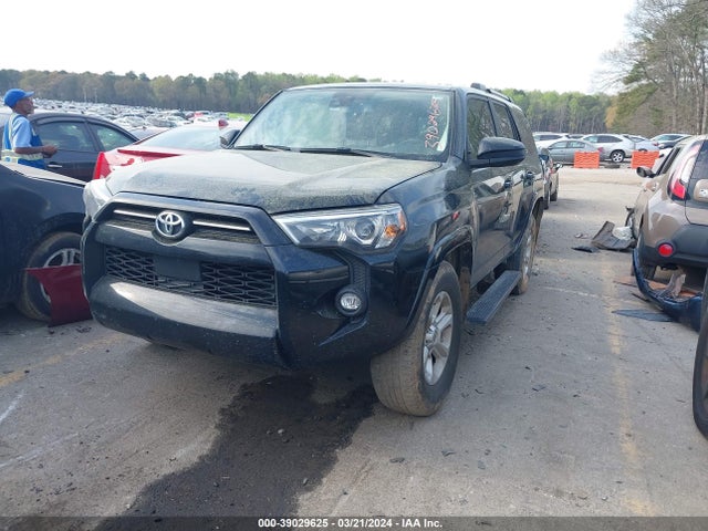 Toyota 4RUNNER SR5 2021 JTEEU5JR2M5235606 Image 2