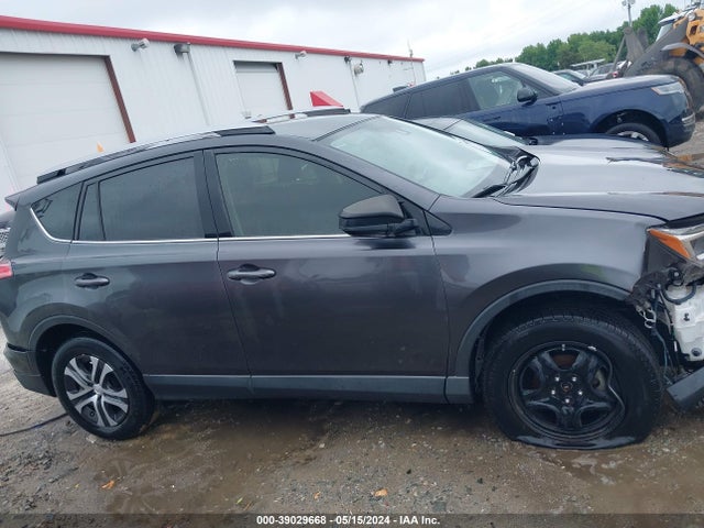 Toyota RAV4 LE 2017 JTMZFREV2HJ720646 Image 13