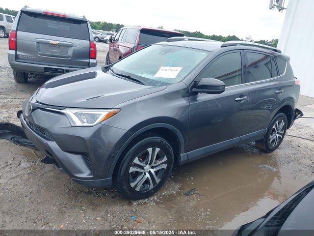 Toyota RAV4 LE 2017 JTMZFREV2HJ720646 Image 2