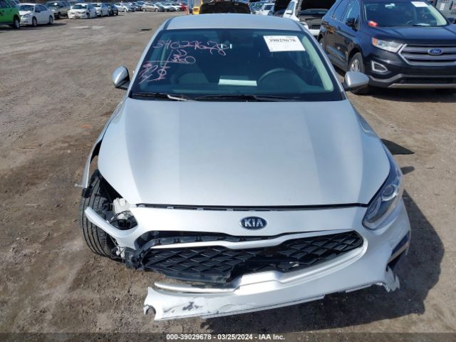 3KPF24ADXME327869 KIA Forte Lxs