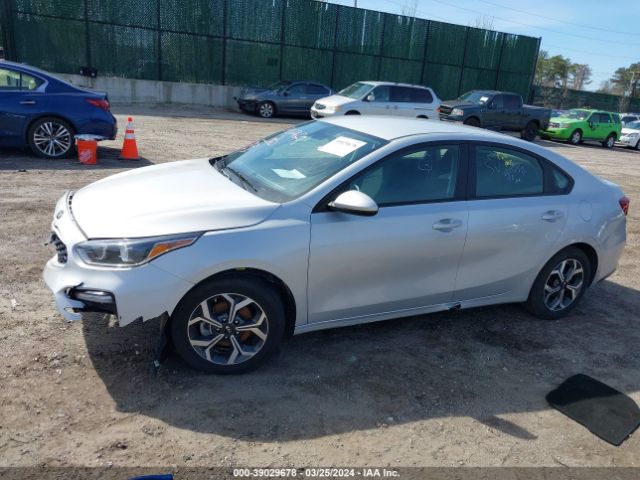 3KPF24ADXME327869 KIA Forte Lxs
