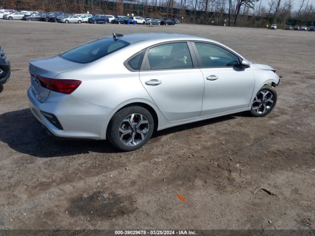 3KPF24ADXME327869 KIA Forte Lxs