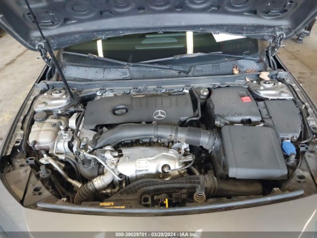WDD3G4EB5KW002309 Mercedes-Benz A 220