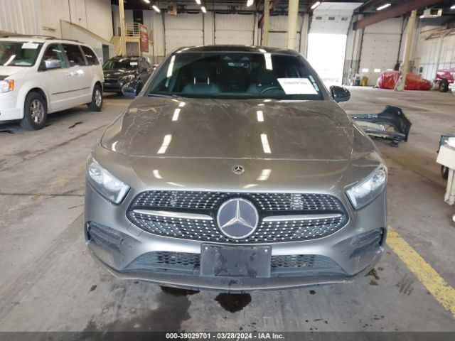 WDD3G4EB5KW002309 Mercedes-Benz A 220