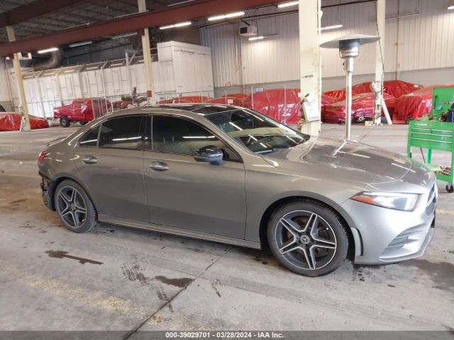 WDD3G4EB5KW002309 Mercedes-Benz A 220