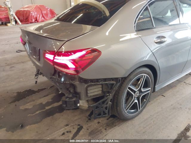 WDD3G4EB5KW002309 Mercedes-Benz A 220