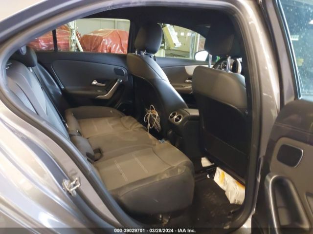 WDD3G4EB5KW002309 Mercedes-Benz A 220