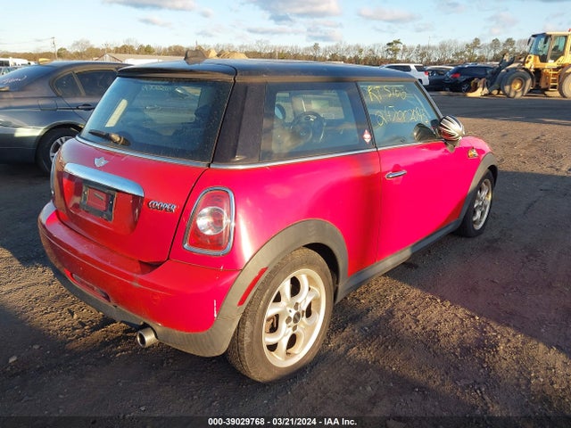 2011 MINI COOPER WMWSU3C54BTX97373 Photo 3
