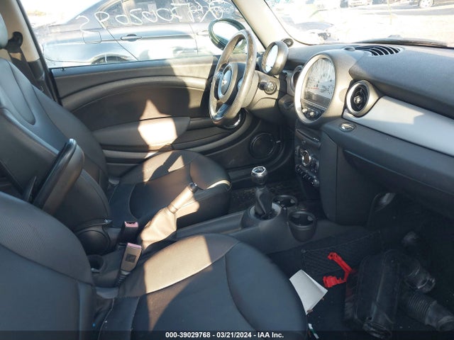 2011 MINI COOPER WMWSU3C54BTX97373 Photo 4