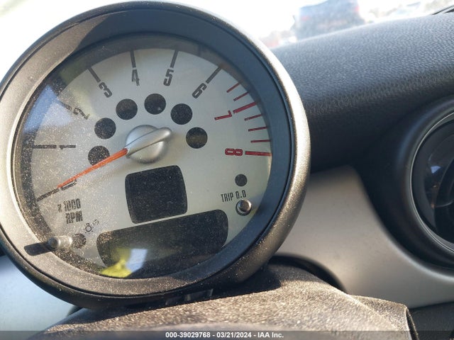 2011 MINI COOPER WMWSU3C54BTX97373 Photo 6