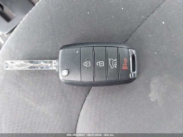 KNDJN2A29K7693288 KIA Soul !