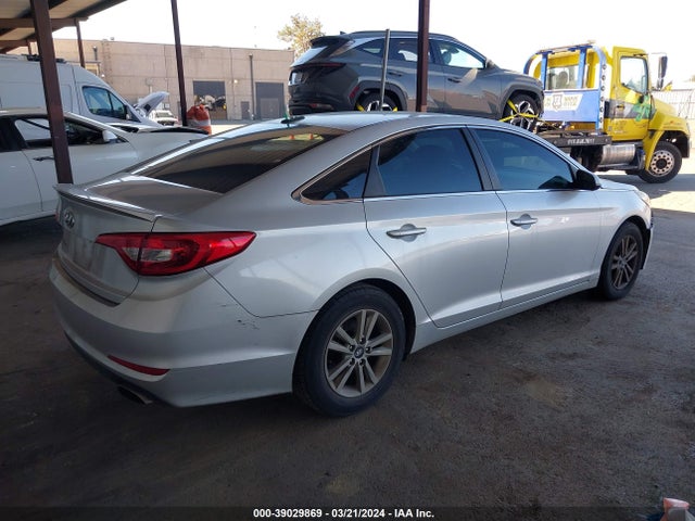 Hyundai SONATA SE 2016 5NPE24AF3GH269892 Image 4