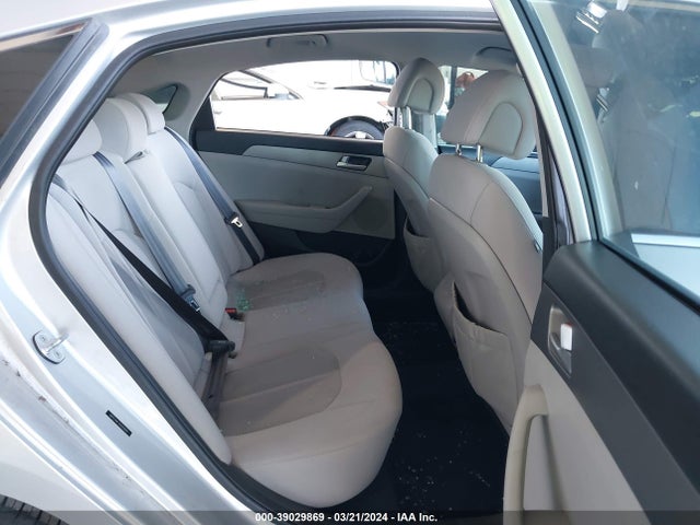 Hyundai SONATA SE 2016 5NPE24AF3GH269892 Image 8