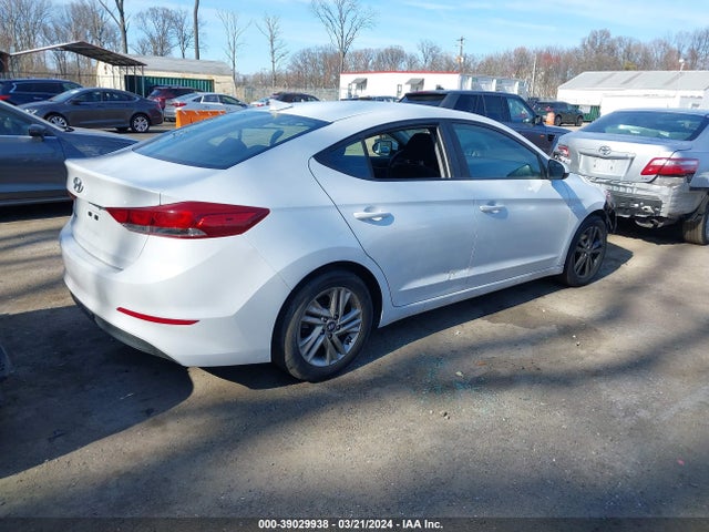 5NPD84LF7JH241186 Hyundai ELANTRA SEL