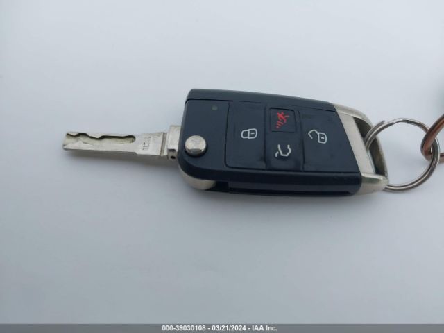 3VW4T7AU1FM065638 Volkswagen Golf Gti 2.0t S 4-door