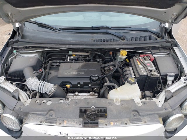 Chevrolet Sonic Ltz Auto 2015 1G1JE5SB0F4200243 Image 10