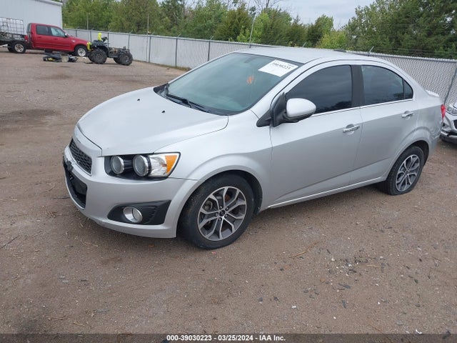 Chevrolet Sonic Ltz Auto 2015 1G1JE5SB0F4200243 Image 2