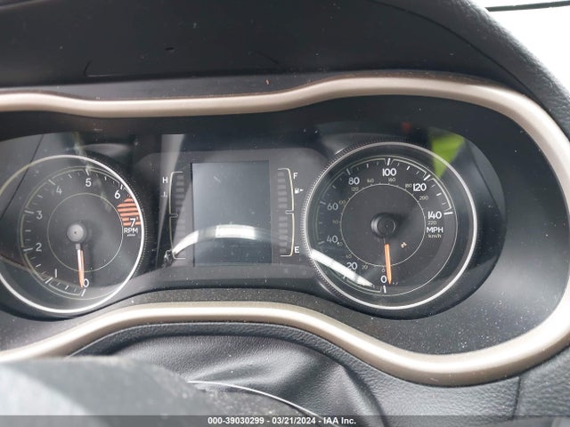 1C4PJLCB2JD557366 Jeep Cherokee Latitude Fwd