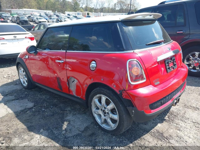 2010 MINI COOPER S WMWMF7C5XATX41446 Photo 2