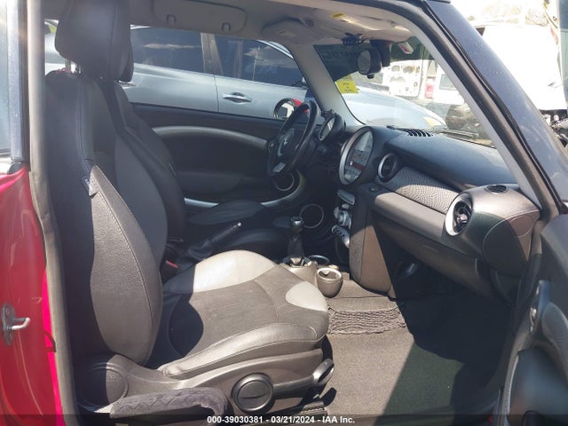 2010 MINI COOPER S WMWMF7C5XATX41446 Photo 4