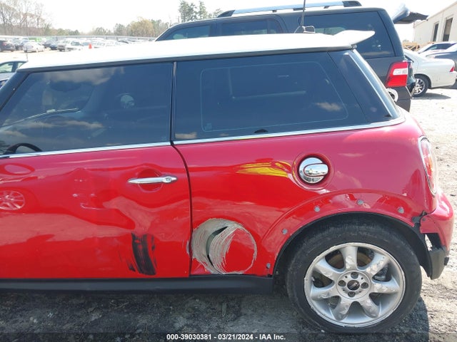 2010 MINI COOPER S WMWMF7C5XATX41446 Photo 5