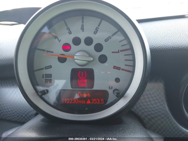 2010 MINI COOPER S WMWMF7C5XATX41446 Photo 6