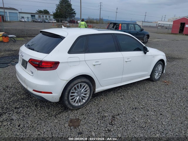 WAUVPBFF4GA093552 Audi A3 E-tron 1.4t Premium