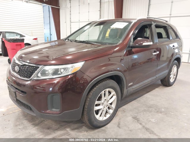 KIA Sorento Lx V6 2014 5XYKTDA7XEG426606 Image 2