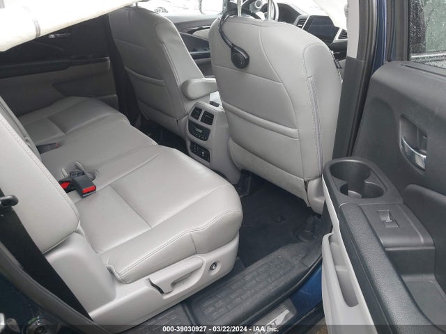 Honda Pilot Touring 2016 5FNYF6H91GB009700 Image 8