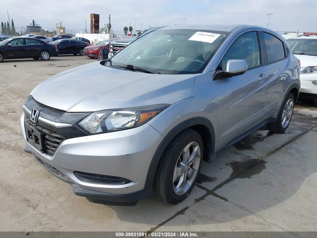 Honda HR-V LX 2018 3CZRU5H35JM715484 Image 2