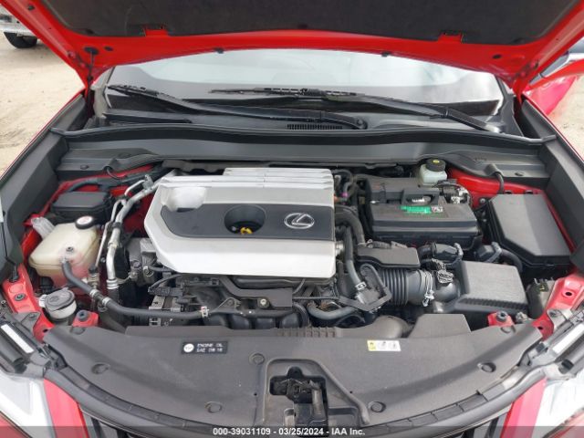 JTHY3JBH9K2018103 Lexus UX 200
