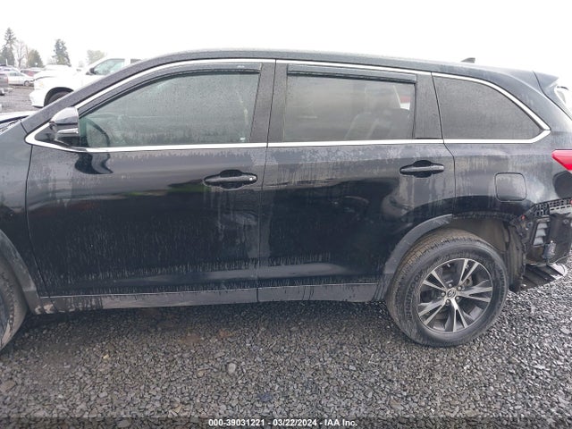 Toyota Highlander Le Plus 2019 5TDZZRFH4KS293755 Image 15