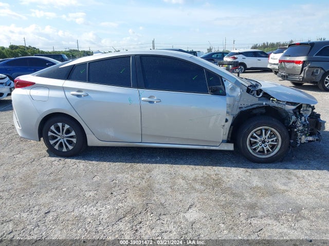 Toyota Prius Prime Le 2021 JTDKAMFP9M3195912 Image 13