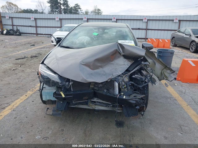 Toyota COROLLA LE 2018 5YFBURHE8JP762520 Image 12